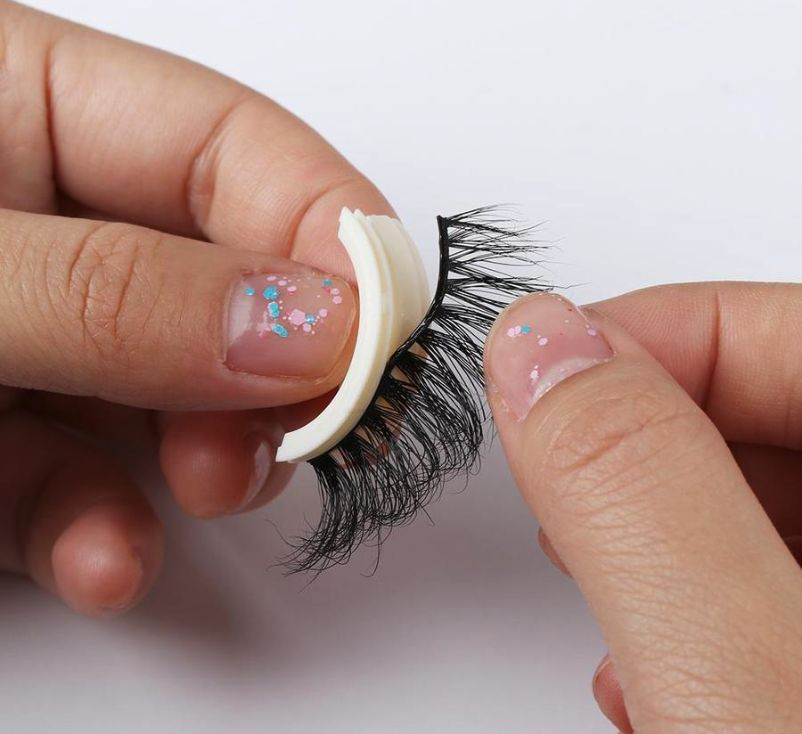 Glueless Self-Adhesive Eyelashes